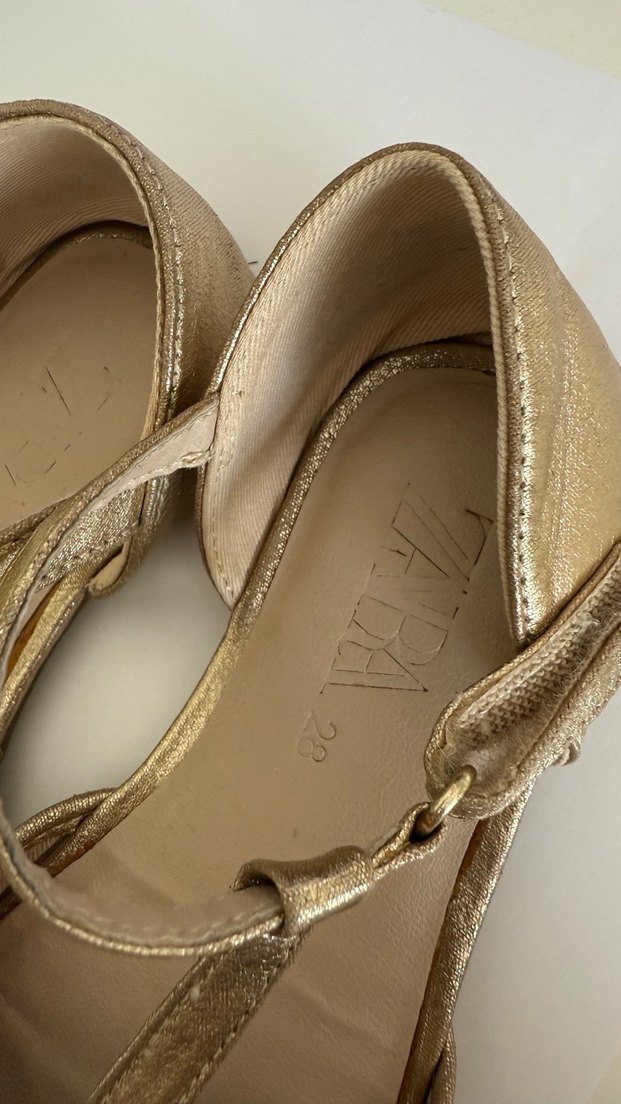 Kız Çocuk Pliseli Parlak Bej Babet - Görsel 3