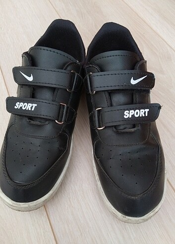 34 Beden ÇOCUK SPOR AYAKKABI