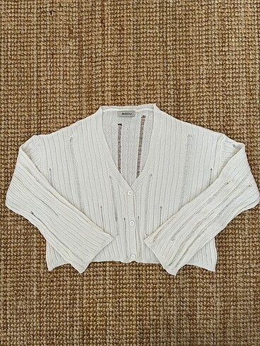 Krem crop hırka