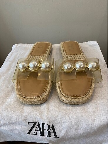 Zara inci ve pvc bantlı terlik