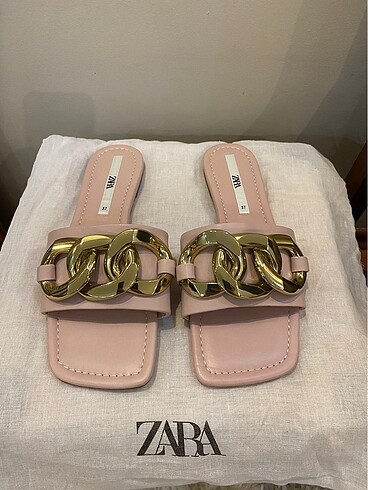 Zara Zara Zincir Detaylı Düz Terlik