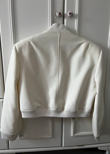 Düğmeli Beyaz Midi Kadın Ceket - Görsel 3