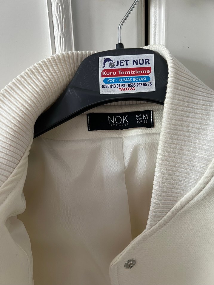 Düğmeli Beyaz Midi Kadın Ceket - Görsel 2