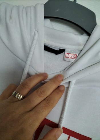 Marvel Baskılı Beyaz Kapüşonlu Sweatshirt - Görsel 2