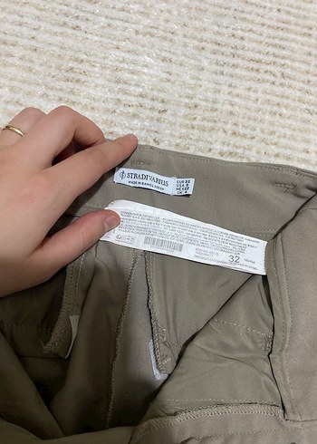 32 Beden Stradivarius pantolon 32 beden / 34 bedene de uygundur