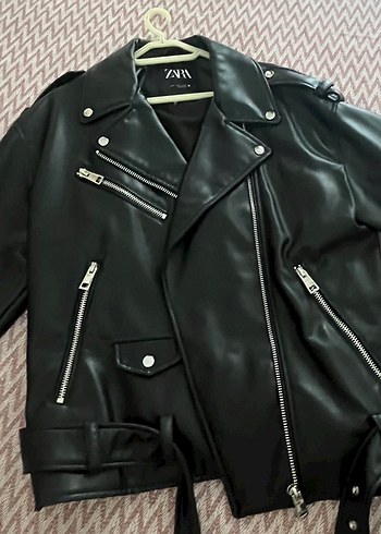 m Beden siyah Renk Zara Siyah Deri Biker Ceket