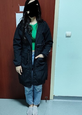 42 Beden siyah Renk Yağmurluk
