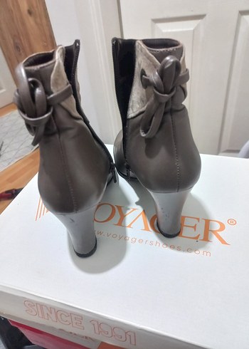 grii Deri Tokalı Kadın Topuklu Bot - Görsel 4