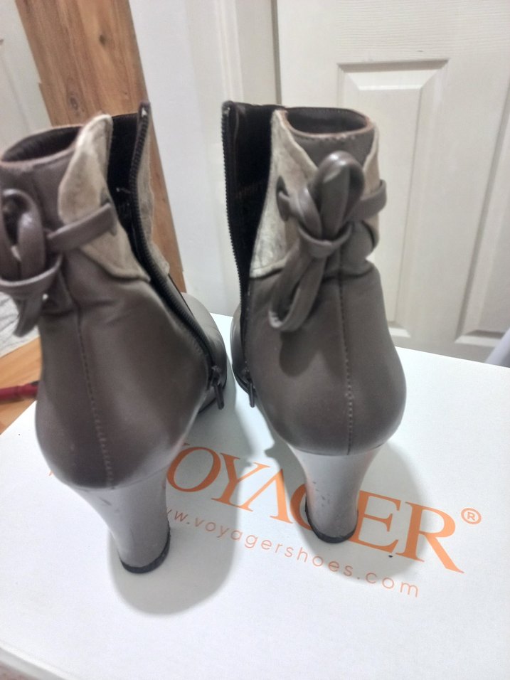 grii Deri Tokalı Kadın Topuklu Bot - Görsel 5