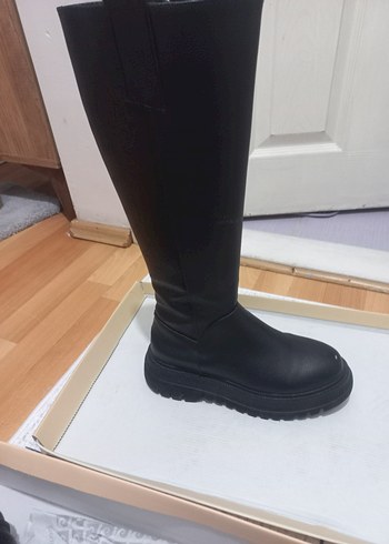 Siyah Kadın Dizlerde deri Çizme - Görsel 4