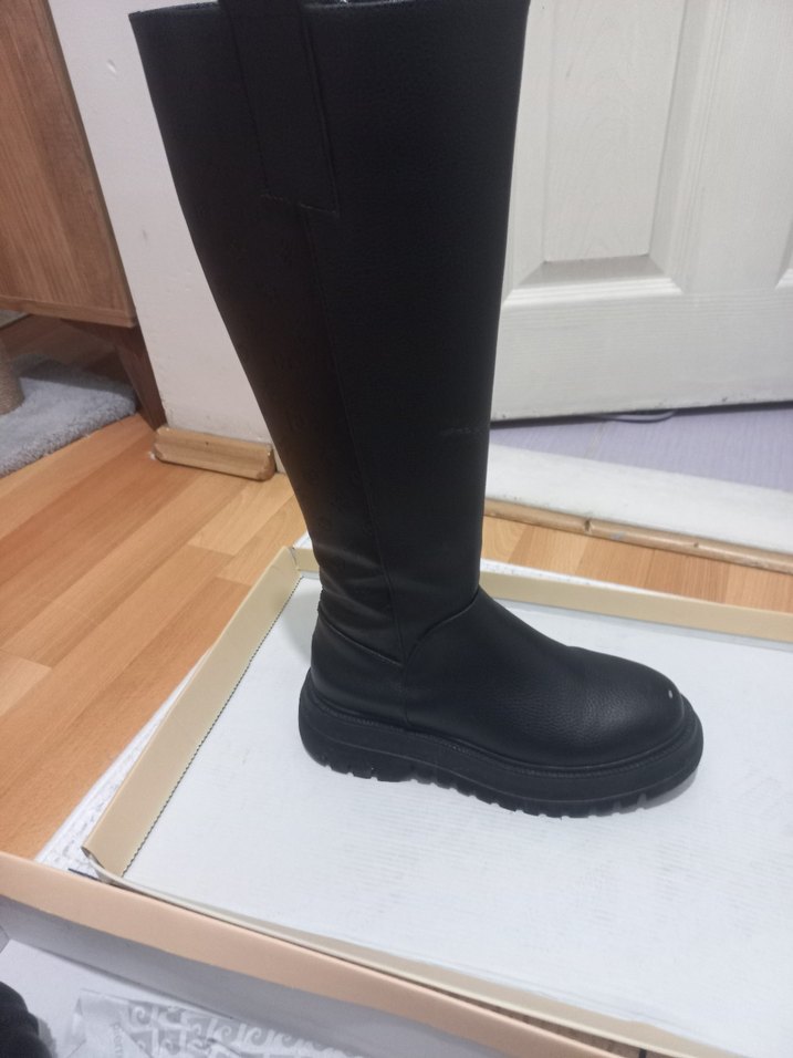 Siyah Kadın Dizlerde deri Çizme - Görsel 4