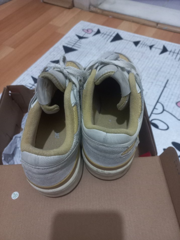 Kadın Beyaz Bağcıklı Spor Ayakkabı adidas - Görsel 5