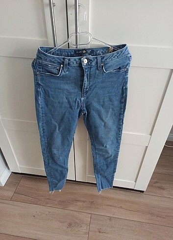 Colins marka hoş mavi jean, az kullanıldı ,kullanıma engel bir s