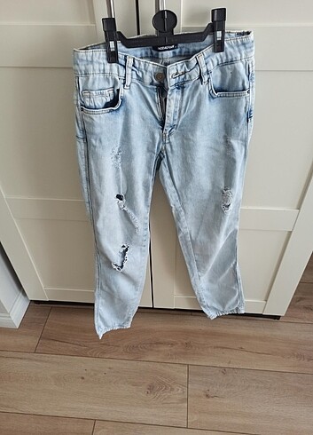 Modagram marka yırtık efektli kot pantolon. yumuşacık bir kumaşı