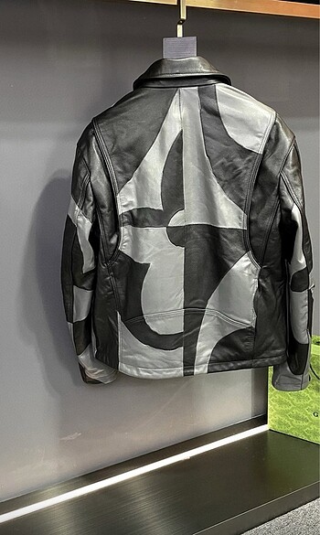 Louis Vuitton Louis Vuitton