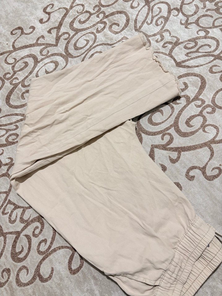 Beli lastikli bej pantolon - Görsel 2