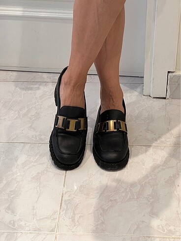 Neslihan Canpolat Gerçek deri siyah Loafer