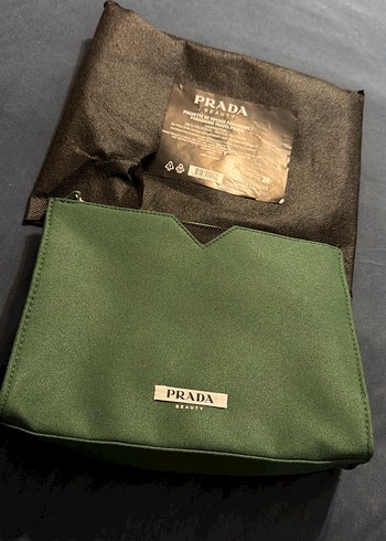 Prada Makyaj Cantasi