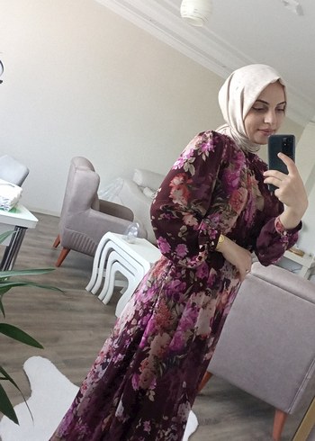 Armine Uzun Kol, Yüksek Yakalı Bohem Mor Elbise