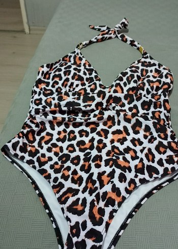 xl Beden leopar desenli mayo