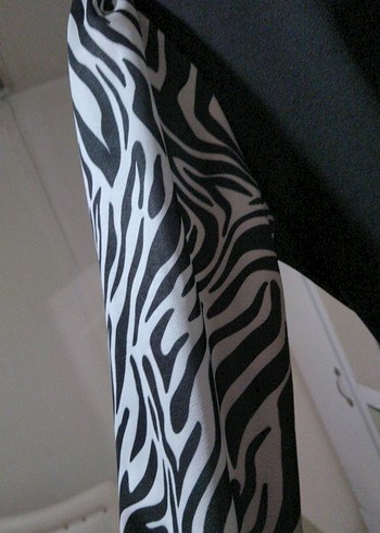 46 Beden siyah Renk Zebra Desenli Uzun Siyah Elbise