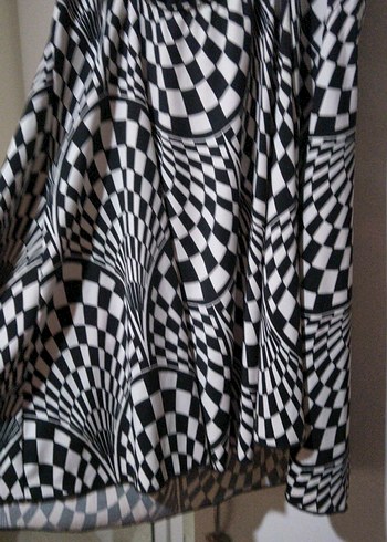 Desenli Piliseli Straplez Siyah deniz elbisesi - Görsel 3