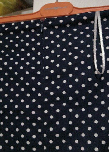 Puantiye Desenli Beyaz Kuşaklı bayan Elbisesi - Görsel 7