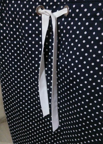 Puantiye Desenli Beyaz Kuşaklı bayan Elbisesi - Görsel 2