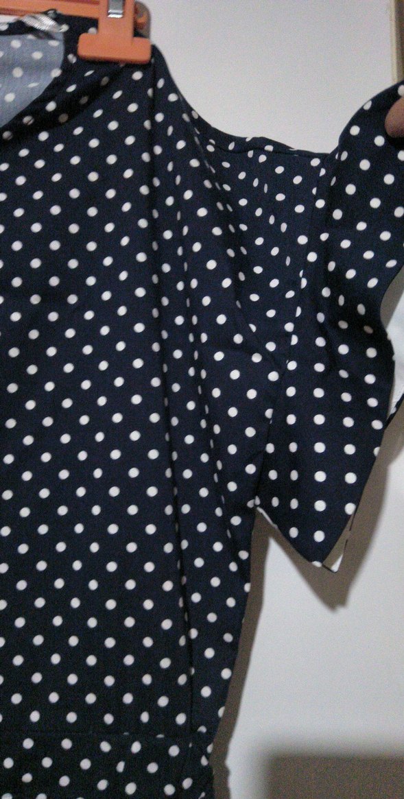 Puantiye Desenli Beyaz Kuşaklı bayan Elbisesi - Görsel 3