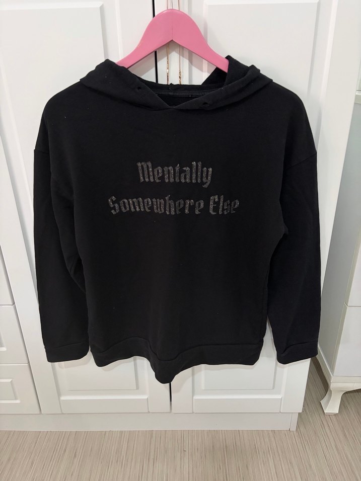 Siyah Kapüşonlu Baskılı Kadın Sweatshirt - Görsel 5