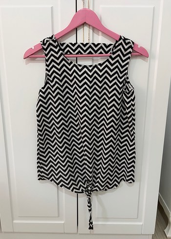 Siyah Zebra Desenli Kolsuz Bluz - Görsel 2