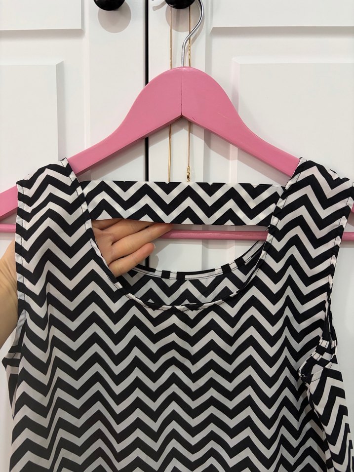 Siyah Zebra Desenli Kolsuz Bluz - Görsel 4