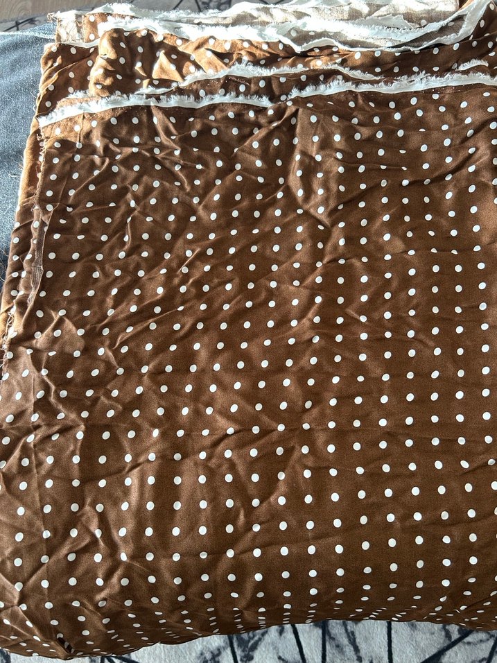 Kahverengi Puantiyeli Parlak kumaş - Görsel 4