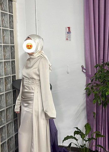 Beyaz Drapeli Uzun Kollu Nişan Elbisesi - Görsel 3