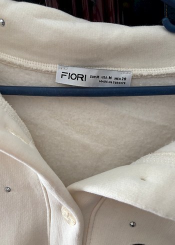 Beyaz Düğmeli Uzun Kollu Tişört - Görsel 3