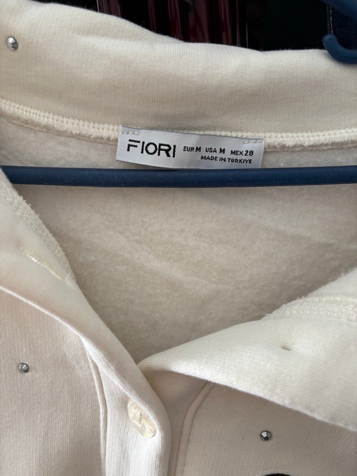 Beyaz Düğmeli Uzun Kollu Tişört - Görsel 3