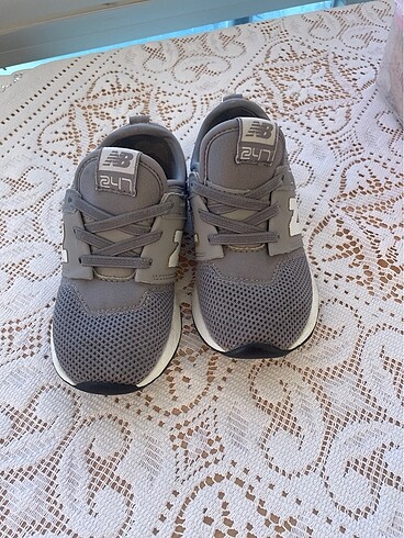 New balance nb unisex spor ayakkabı kız-erkek çocuk için uygundu