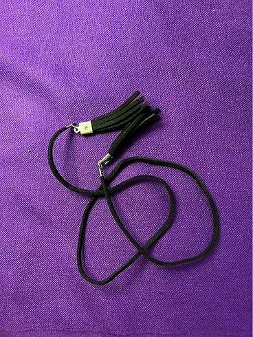 Diğer Ucu püsküllü siyah chocker kolye