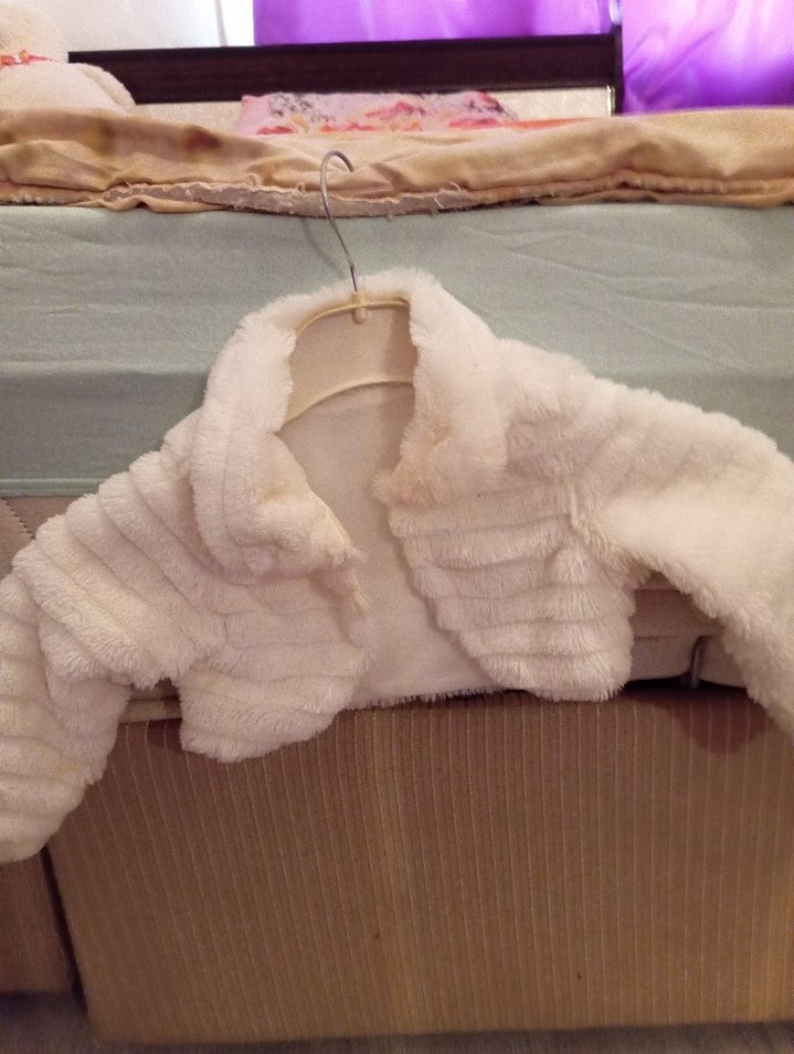 Kız Çocuk Beyaz Kürklü Bolero - Görsel 3