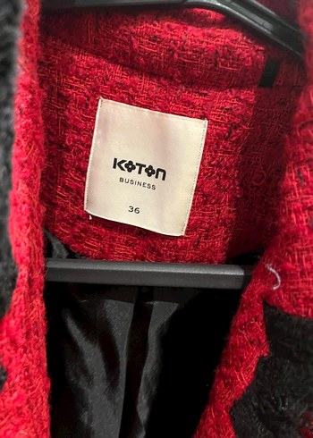 Parizyen Stil Kırmızı Düğmeli Kadın Blazer - Görsel 3