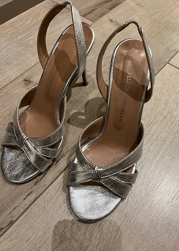 Pelinin Ayakkabıları 38