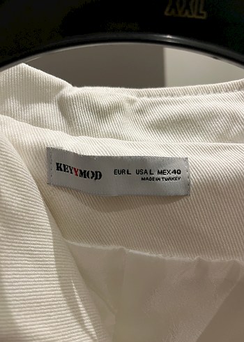 Nakışlı Beyaz Düğmeli Uzun Kollu Gömlek - Görsel 3