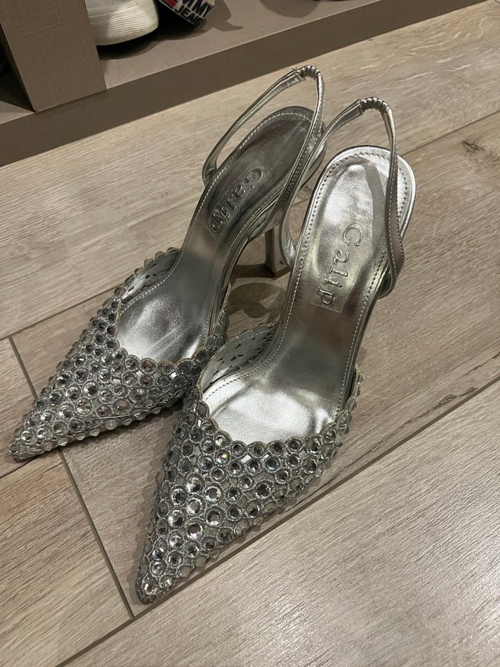 Gri Parlak Taşlı İnce Topuklu Abiye Ayakkabı - Görsel 2