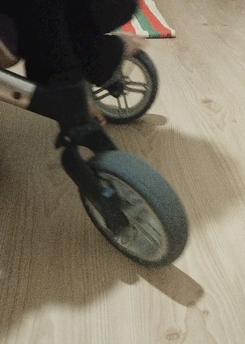 Gri Bebek Arabası Tekerleği - Görsel 2