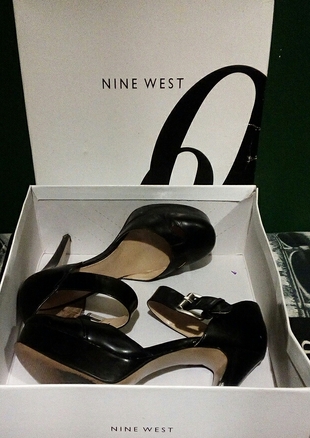 Nine West siyah topuklu