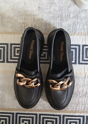 Zincir Detaylı Blok Topuklu Kadın Loafer