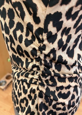 H&M Leopar Desenli Drapeli Kadın Bluz - Görsel 3