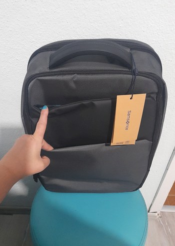 Siyah Gri Minimalist Fermuarlı Laptop Çantası - Görsel 2