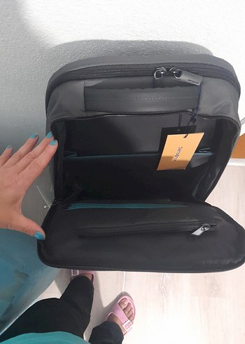 Siyah Gri Minimalist Fermuarlı Laptop Çantası - Görsel 5