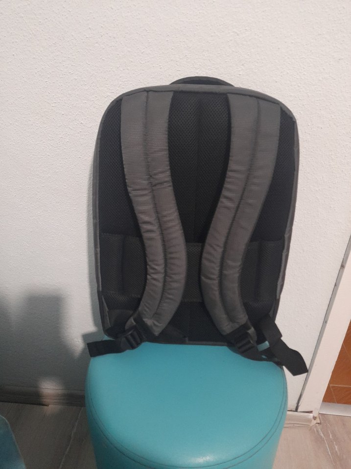 Siyah Gri Minimalist Fermuarlı Laptop Çantası - Görsel 3